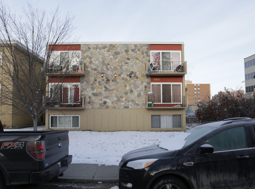 1717 10A St SW in Calgary, AB - Building Photo