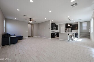 3813 E Branham Ln in Phoenix, AZ - Building Photo - Building Photo