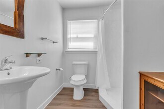 848 1/2 Fisher St in Houston, TX - Building Photo - Building Photo