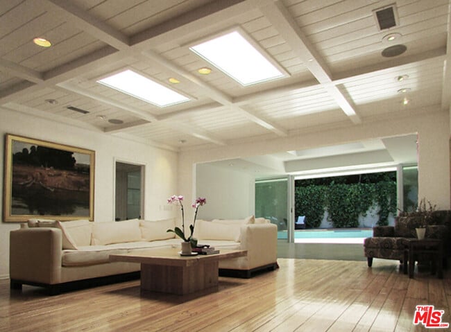 4031 Hollyline Ave in Los Angeles, CA - Building Photo - Building Photo