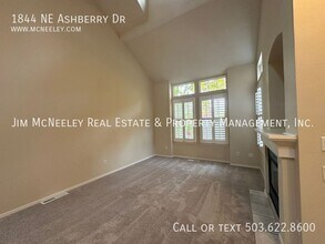1844 NE Ashberry Dr in Hillsboro, OR - Building Photo - Building Photo