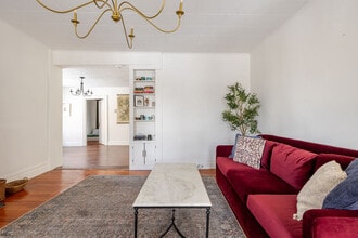 552 Columbia St, Unit 1 B in Hudson, NY - Foto de edificio - Building Photo