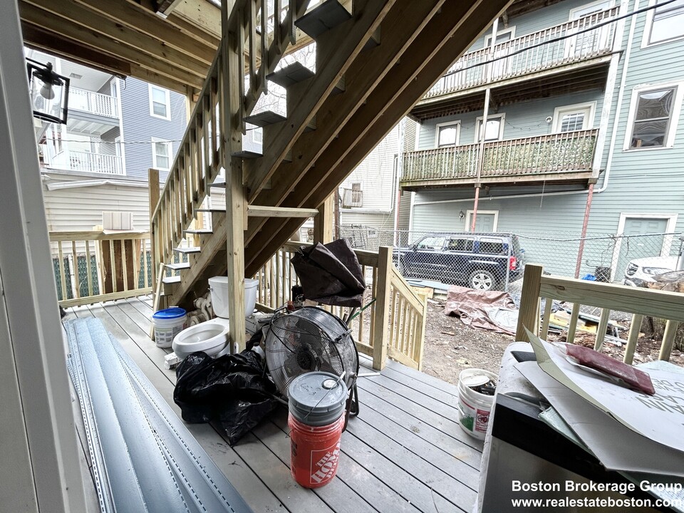 5 Grafton St, Unit 1 in Boston, MA - Building Photo