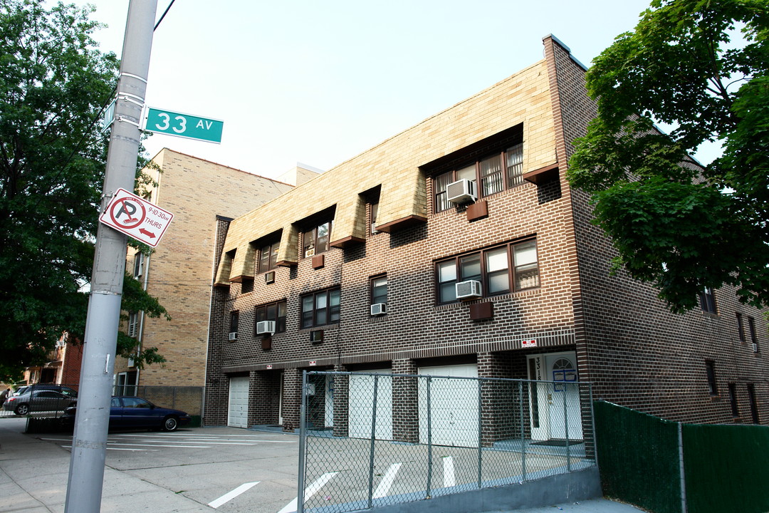 3318-3322 Union St in Flushing, NY - Building Photo