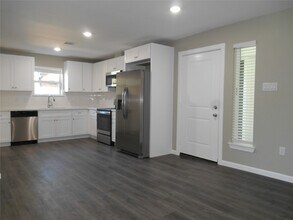 1547 Greenfield Rd in Hempstead, TX - Building Photo - Building Photo