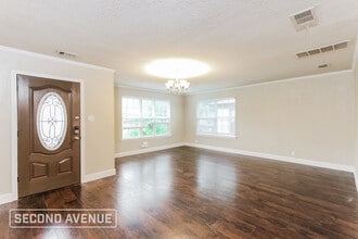 2114 S Tyler St in Dallas, TX - Building Photo - Building Photo