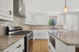 11507 Oak Valley Dr in Houston, TX - Building Photo - Building Photo