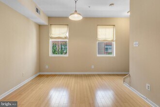 909 N 19th St in Philadelphia, PA - Building Photo - Building Photo