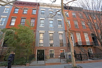 134 W 11th St in New York, NY - Building Photo - Building Photo