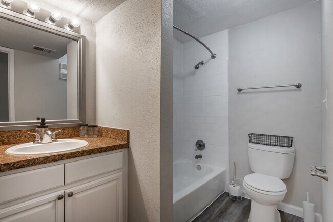 Windfern Meadows in Houston, TX - Foto de edificio - Interior Photo