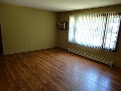 146 Cherry St, Unit Cherry Street Apartments in Williams Bay, WI - Building Photo - Building Photo