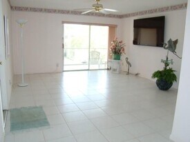 620 NW 13th St in Boca Raton, FL - Building Photo