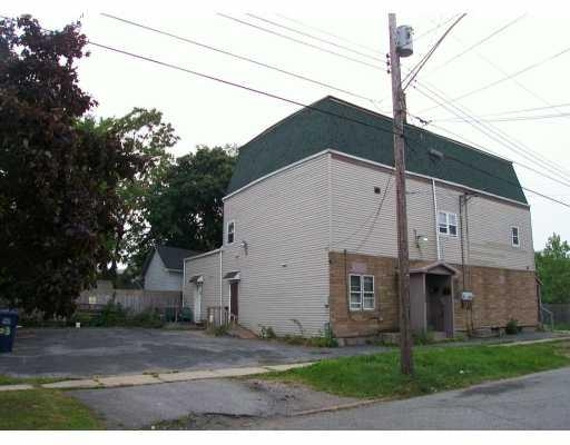 103 Thompson St in Buffalo, NY - Foto de edificio