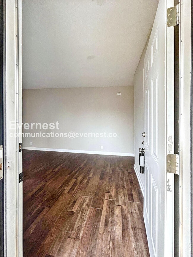 561 Brightsfield Ct in Rural Hall, NC - Building Photo - Building Photo