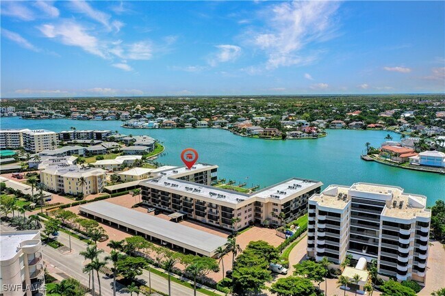 property at 3200 Gulf Shore Blvd N