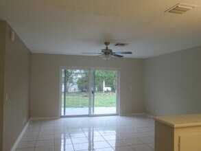 2457 Pinecrest Ct in West Palm Beach, FL - Building Photo - Building Photo