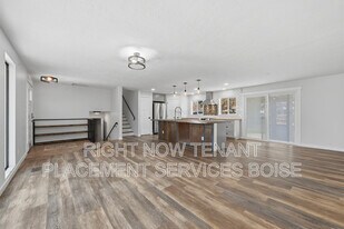 3892 S Pittsfield Way in Boise, ID - Building Photo