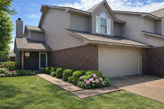 property at 27 W La Quinta Ct