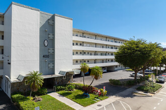 Fairways Co-Op in Hallandale Beach, FL - Building Photo - Building Photo