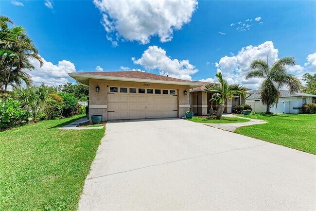 8012 56th Ct E in Palmetto, FL - Building Photo - Building Photo