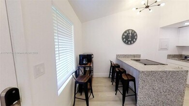 840 SW 7th St-Unit -848 in Miami, FL - Building Photo - Building Photo