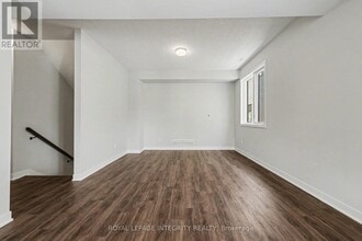 808 Demulcent Ln in Ottawa, ON - Building Photo - Building Photo