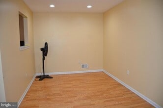 19 Jill Ct in Franklin Township, NJ - Building Photo - Building Photo