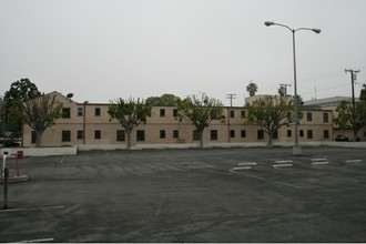 336 E 8th St in Long Beach, CA - Foto de edificio - Building Photo