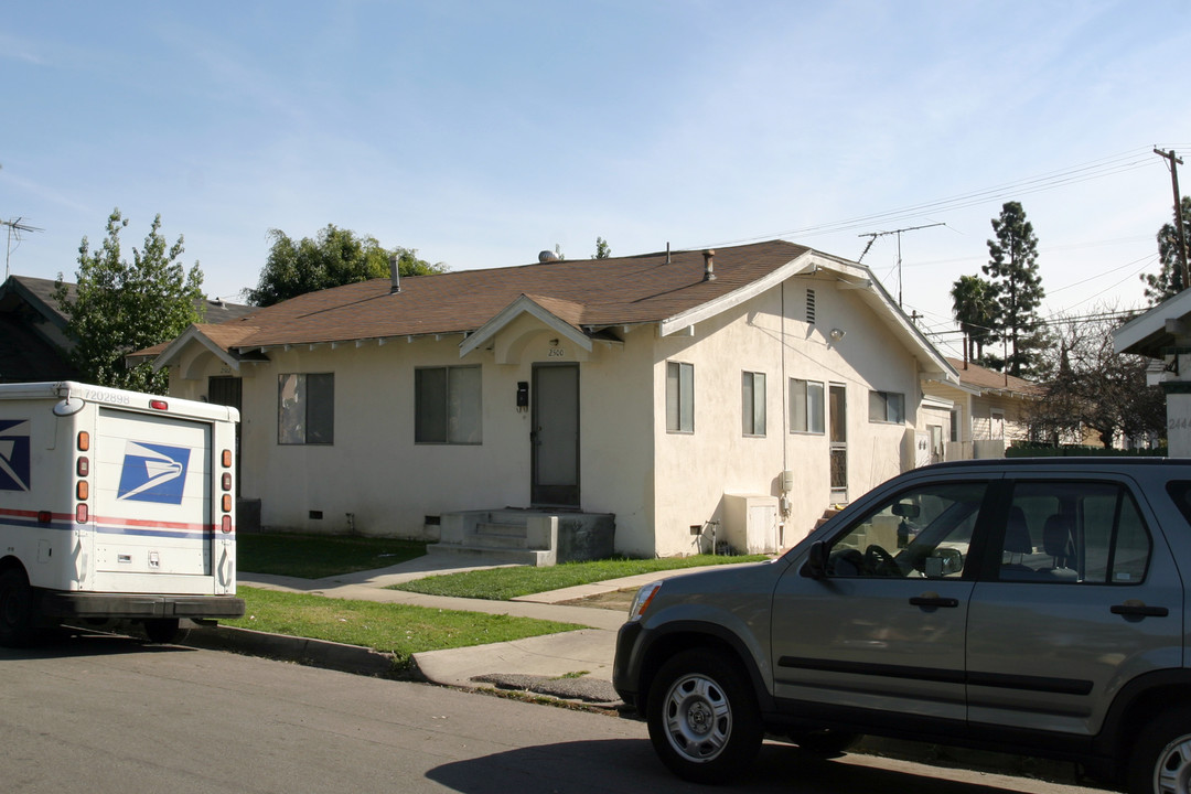 2500 15th St in Long Beach, CA - Building Photo