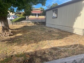 565 NW Plateau Dr in Roseburg, OR - Building Photo - Building Photo