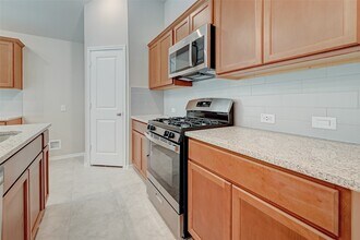 32037 Trails End Rd in Conroe, TX - Building Photo - Building Photo
