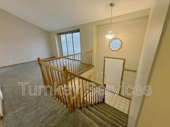 2107 Queen Dr in Papillion, NE - Building Photo - Building Photo