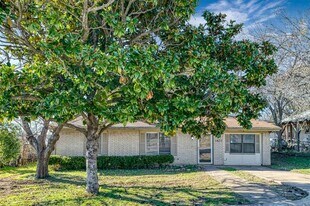1407 Franklin St in Weatherford, TX - Building Photo