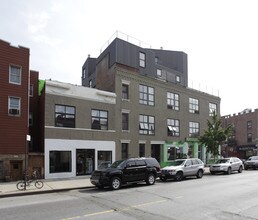 294-300 Graham Ave in Brooklyn, NY - Building Photo - Building Photo