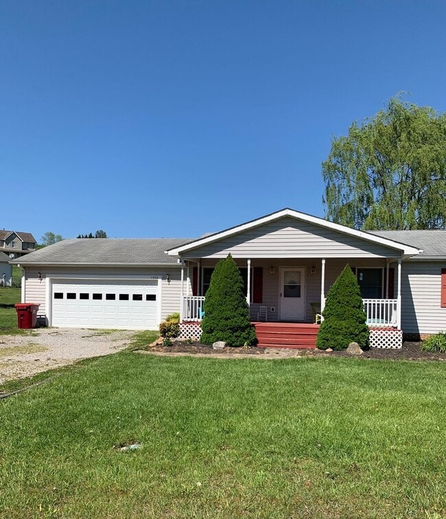 property at 1302 Sandy Cir