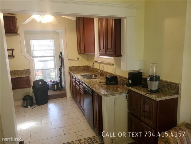 property at 1115 White St