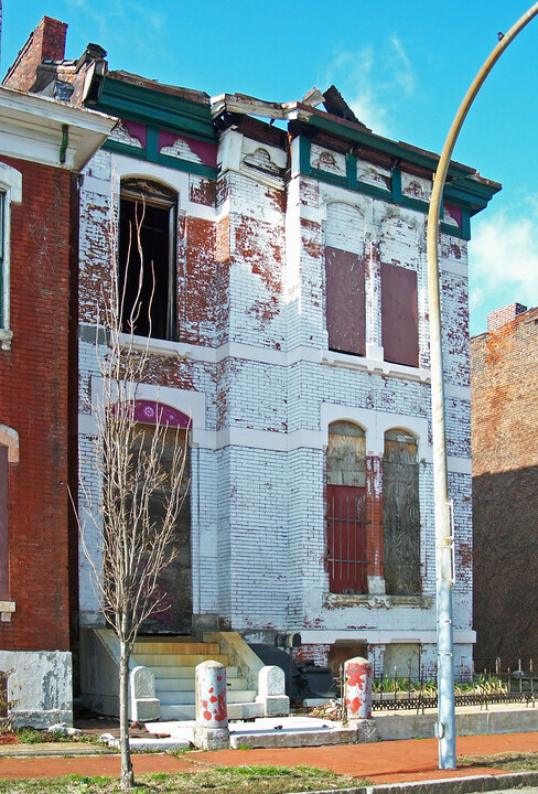 1525 Bremen Ave in St. Louis, MO - Foto de edificio