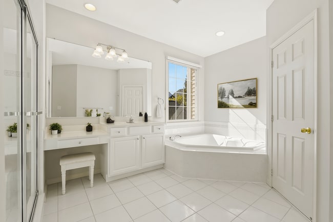 1022 Crestfield Dr in Rockville, MD - Building Photo - Building Photo