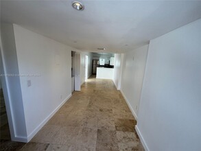 2625 NE 32nd St in Fort Lauderdale, FL - Building Photo - Building Photo