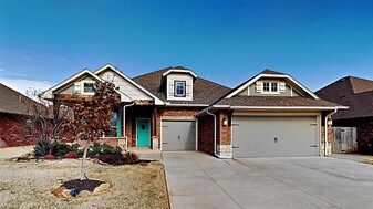8709 SW 66th Pl in Oklahoma City, OK - Building Photo