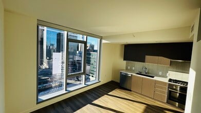 800 Columbia St, Unit 1503 in Seattle, WA - Building Photo - Building Photo