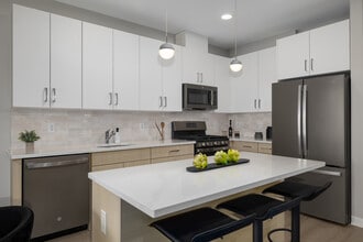 Centurion Union Center in Union Township, NJ - Foto de edificio - Interior Photo