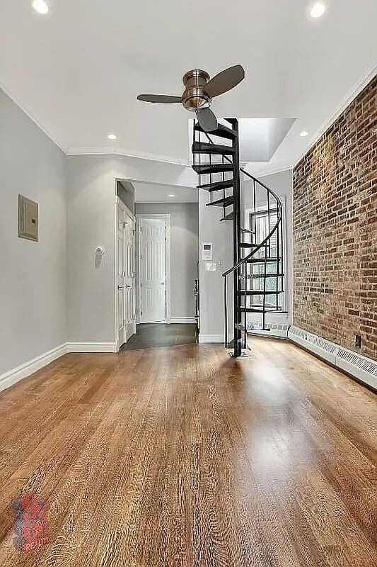 219 E 28th St in New York, NY - Building Photo - Building Photo