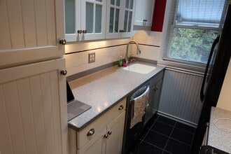 369 Carter Ave, Unit 369 in Pawtucket, RI - Foto de edificio - Building Photo