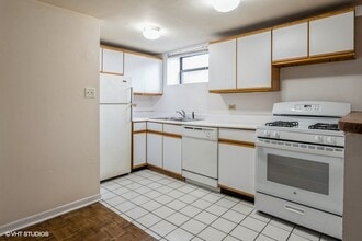 1200 W Addison St, Unit Garden in Chicago, IL - Foto de edificio - Building Photo