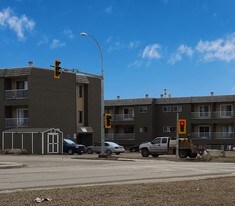 8811 86 St in Fort St John, BC - Building Photo