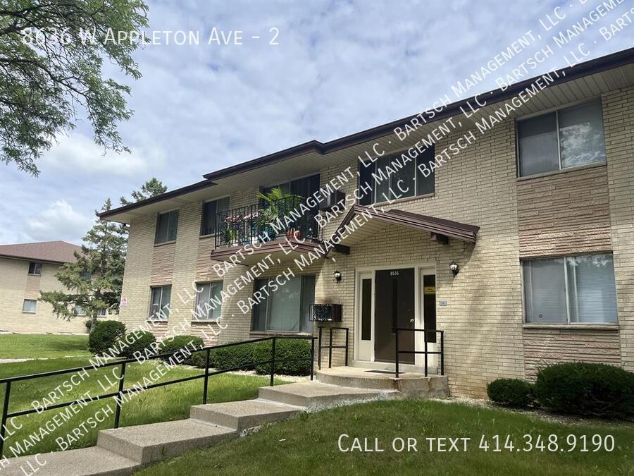 8636 W Appleton Ave in Milwaukee, WI - Building Photo
