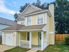 4607 Lennox Pl in Pensacola, FL - Building Photo