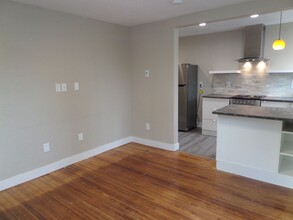 2112-2116 NE 85th St in Seattle, WA - Building Photo - Building Photo