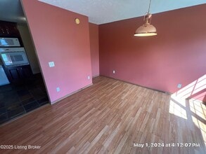 230 S Circlecrest Dr in Louisville, KY - Building Photo - Building Photo